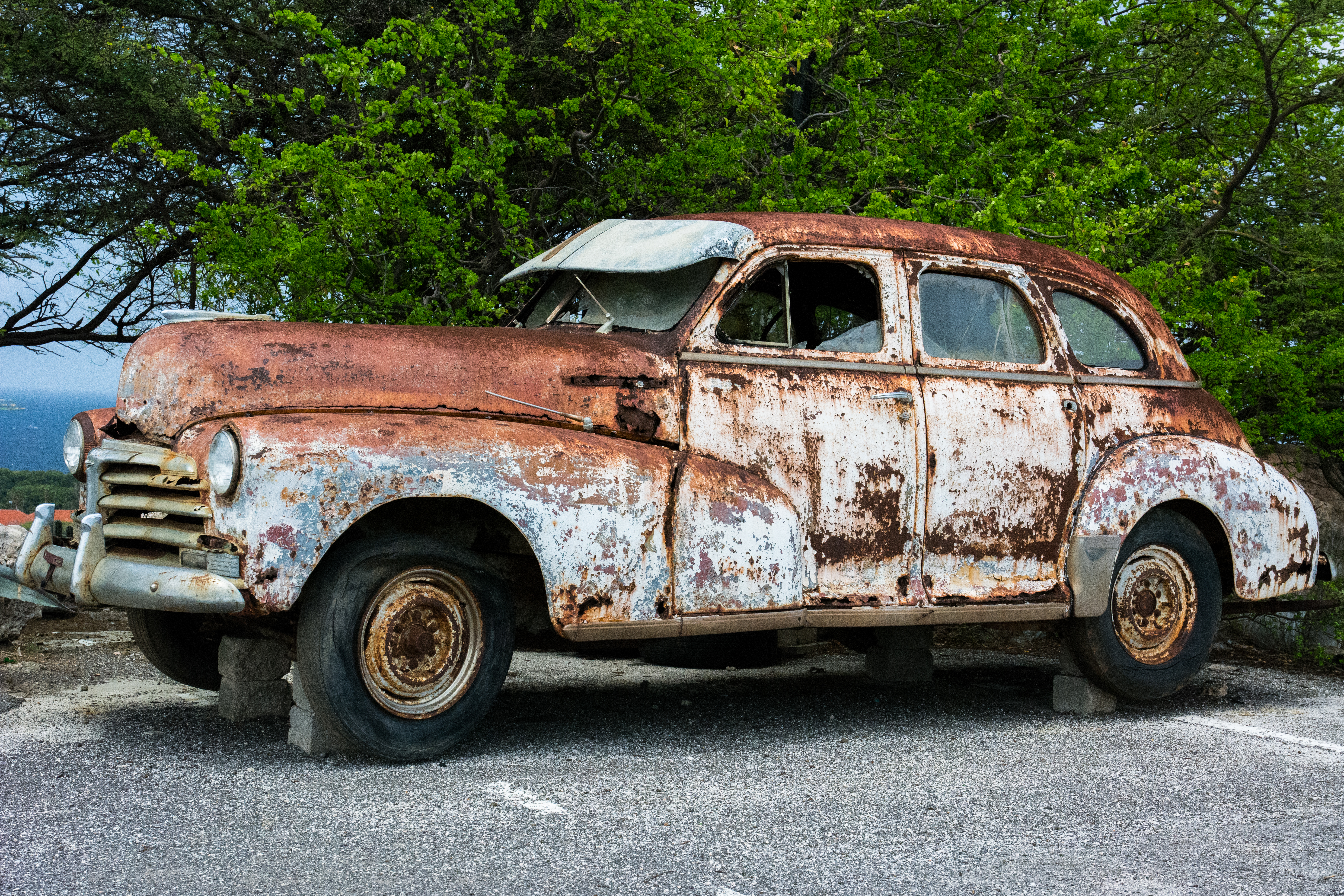 broken-car-vehicle-vintage.jpg